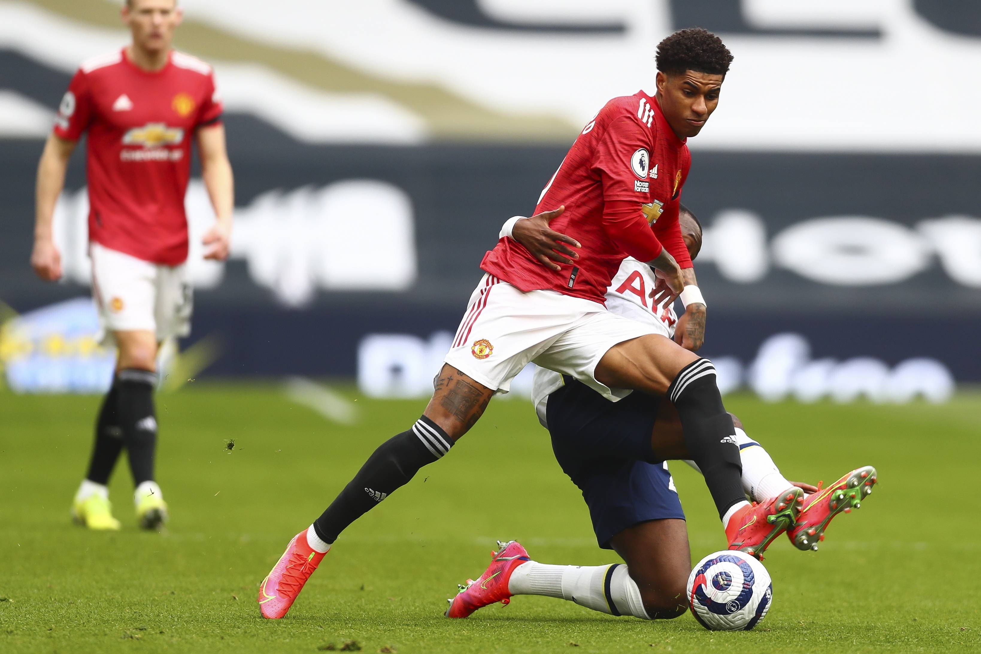 队赢得比赛 队赢得比赛